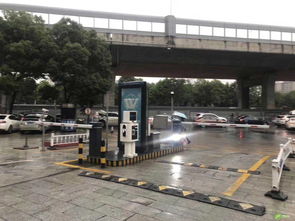 智慧停車場管理機器人入職長沙旺德府15個月 一位特殊“員工”的進階之路